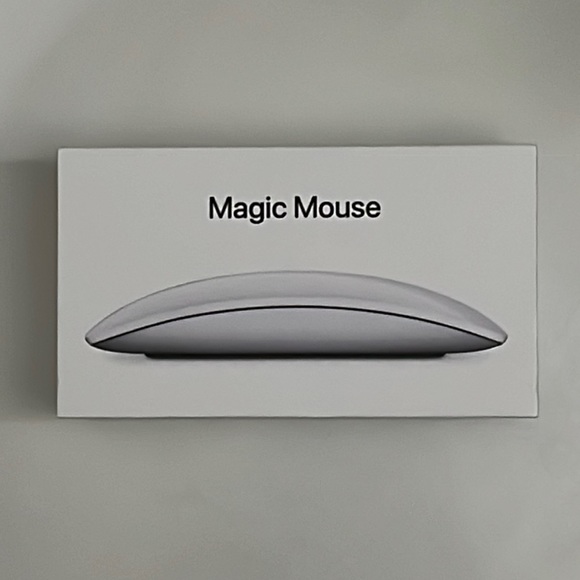 Apple Magic Mouse - Picture 1 of 3